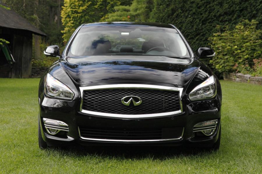  Infiniti Q70L 5.6 2015 года  (фото 12 из 27)